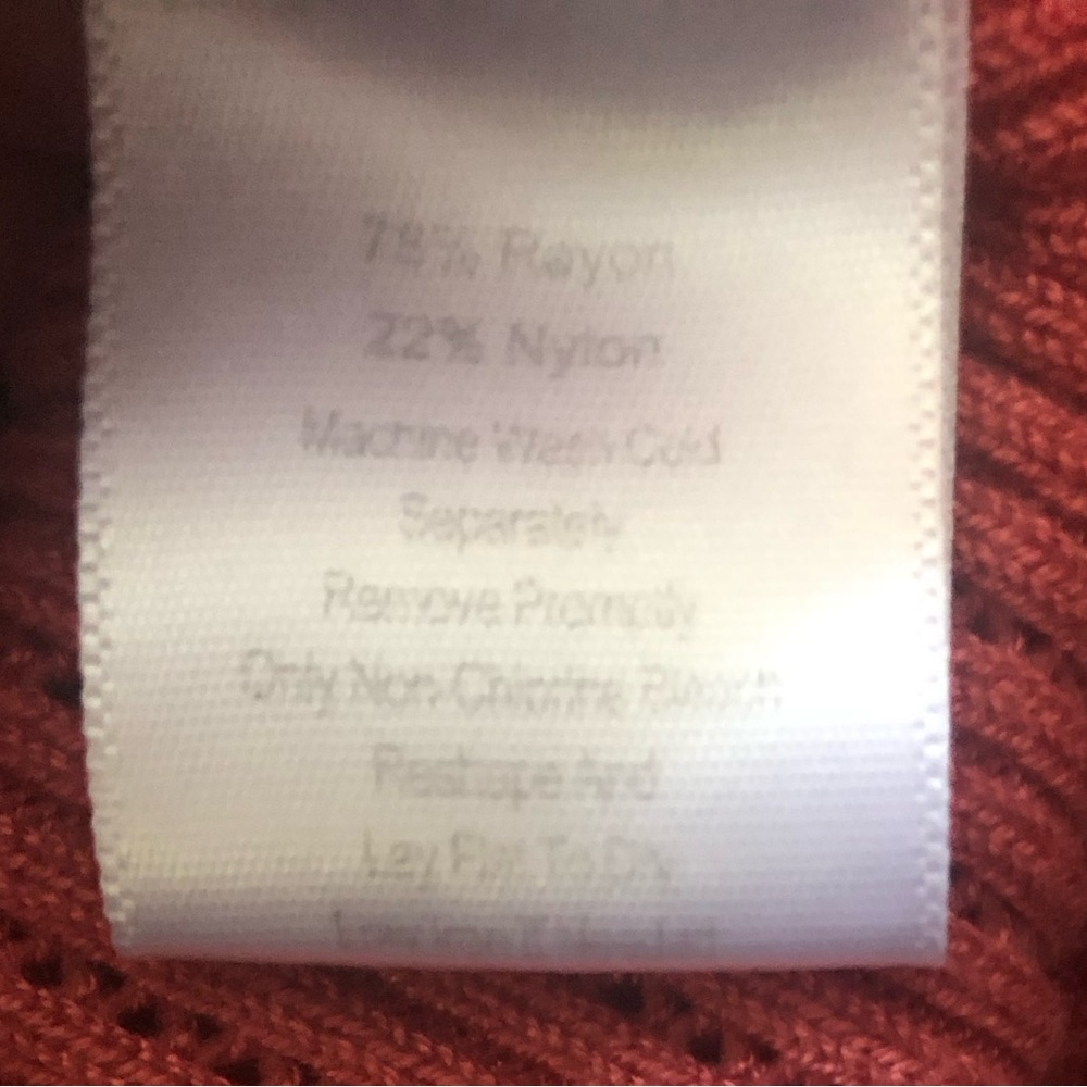 Calligraphie•L•Red Sweater - Picture 6 of 6
